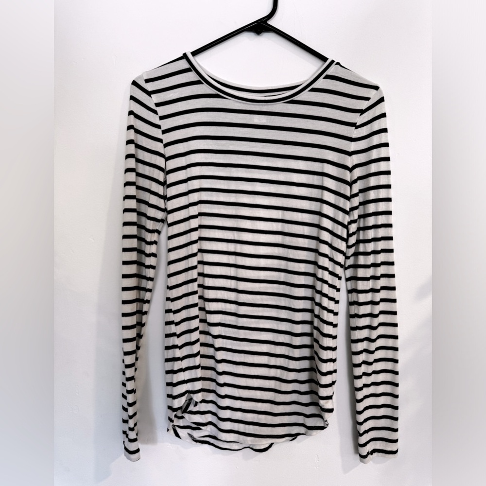 Stripped black and white Old Navy long sleeve